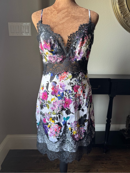 bebe Dresses & Skirts - bebe Silk Floral Eyelash Lace Slip Dress Lingerie Style Sexy 8 Adjustable Straps